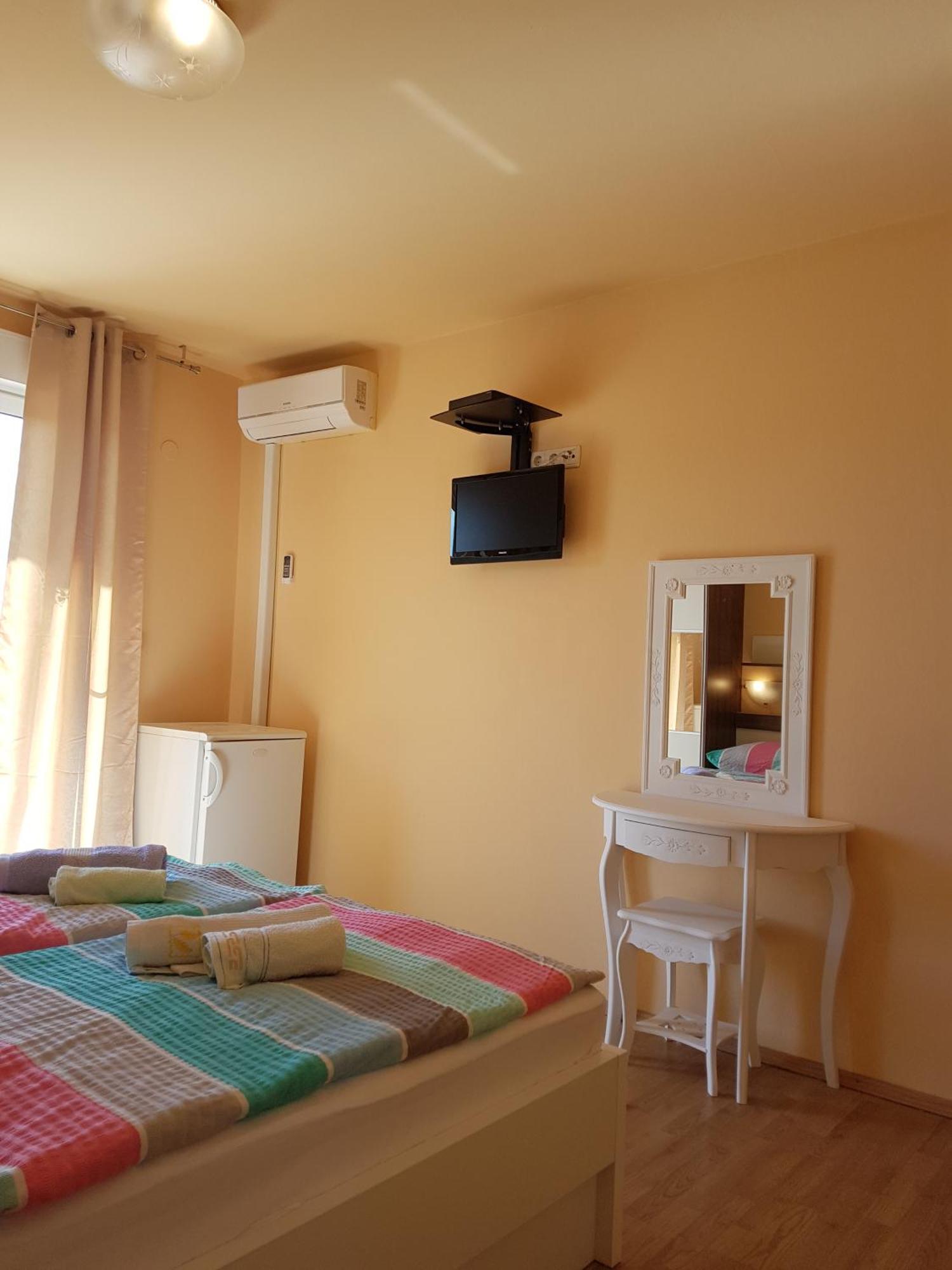 Guesthouse Mira Rab Town Rum bild